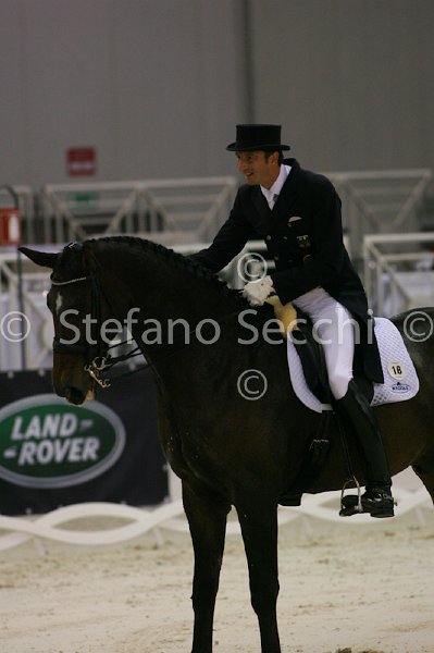 LAUGKS_MEGGLE\'S WELTTALL_MILANO_2011_SS2_2469.jpg